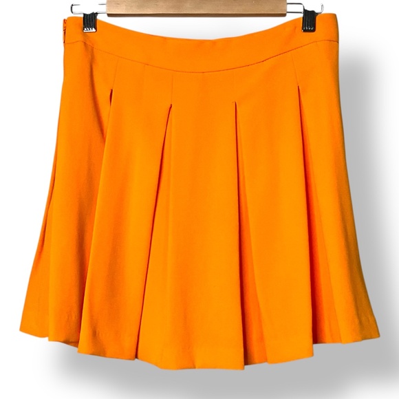 ARITZIA BABATON Pleated Tennis / Schoolgirl Skirt Side Zipper Unlined Sz 8 - Picture 4 of 10